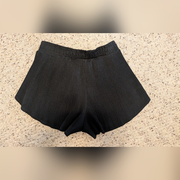 All In Motion Black Ribbed High-Waisted Shorts - Picture 3 of 4
